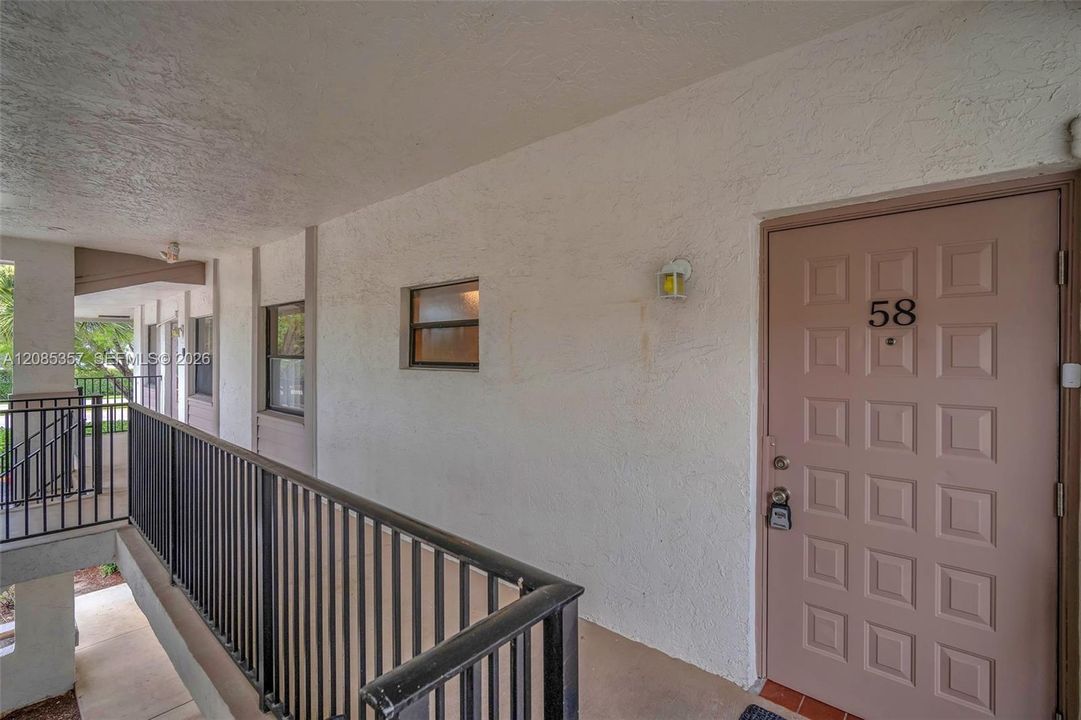 For Sale: $360,000 (3 beds, 2 baths, 1080 Square Feet)