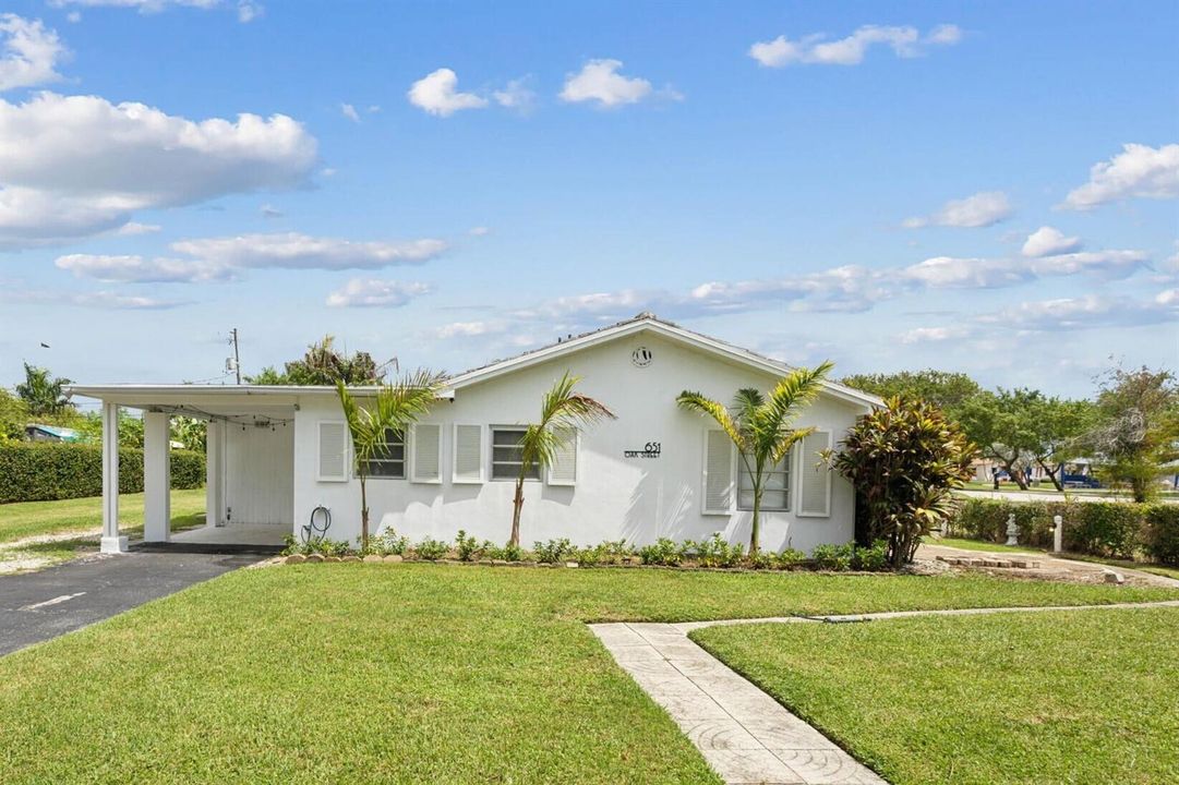 Front Yard & Carport