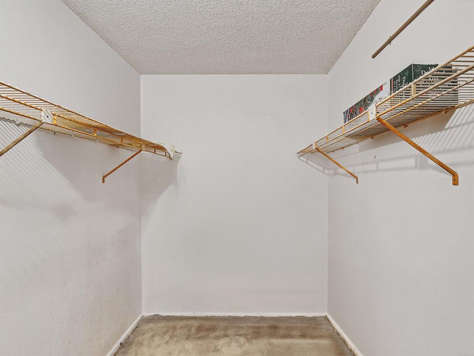 17 Primary Closet (2)