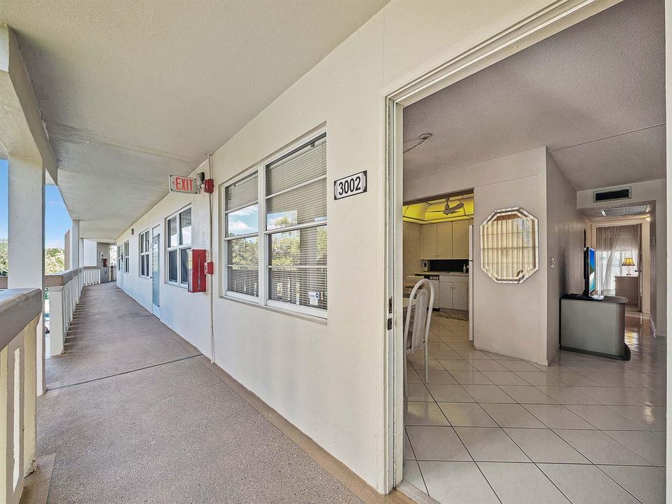 2 Entrance (2)