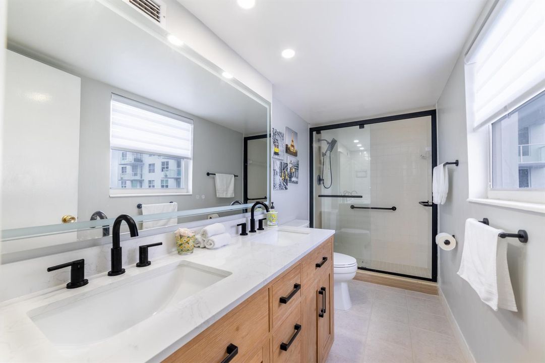 Ensuite Primary Bathroom