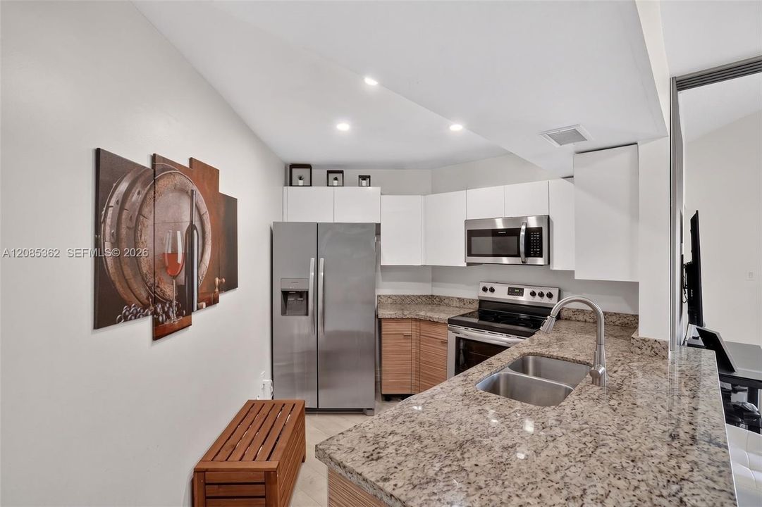 En Venta: $345,000 (2 camas, 2 baños, 1067 Pies cuadrados)