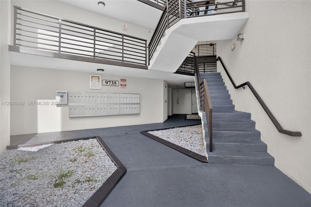 En Venta: $345,000 (2 camas, 2 baños, 1067 Pies cuadrados)