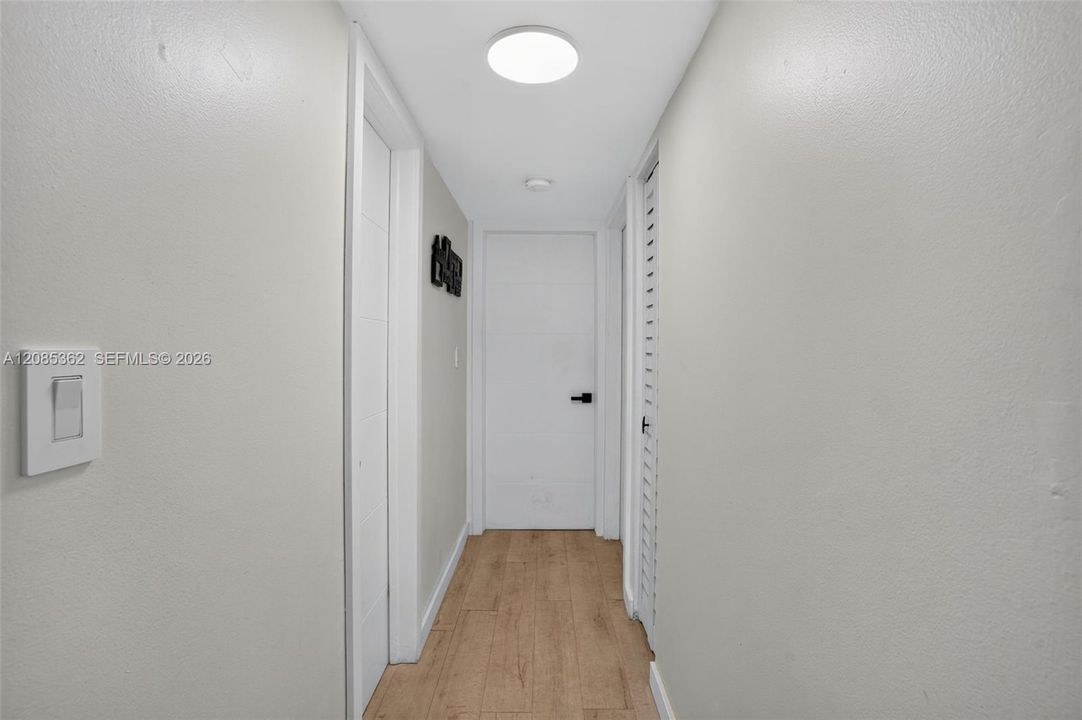 En Venta: $345,000 (2 camas, 2 baños, 1067 Pies cuadrados)