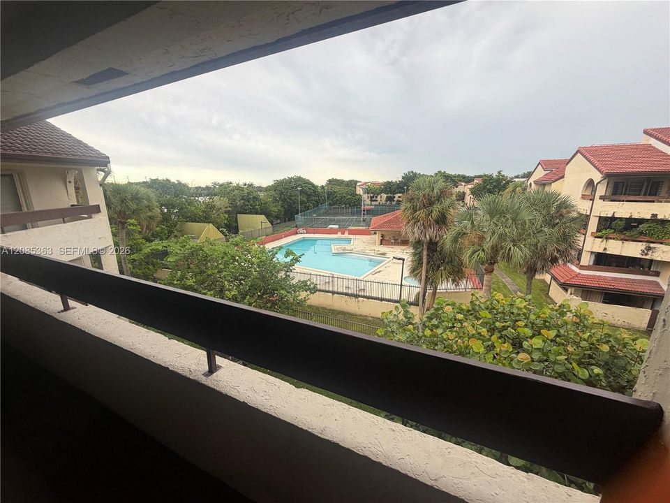 For Rent: $2,200 (1 beds, 1 baths, 980 Square Feet)