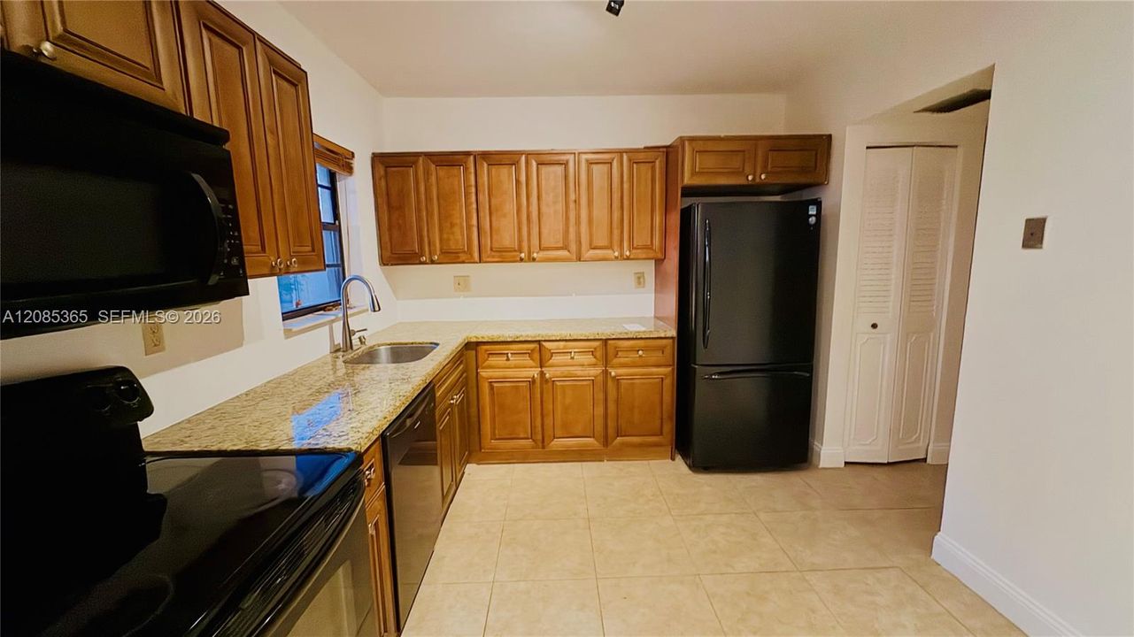 En Venta: $232,260 (2 camas, 2 baños, 1400 Pies cuadrados)