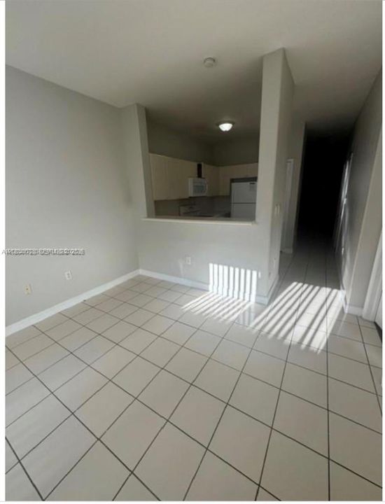 For Rent: $1,750 (3 beds, 2 baths, 1060 Square Feet)