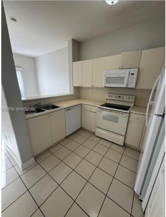 For Rent: $1,750 (3 beds, 2 baths, 1060 Square Feet)