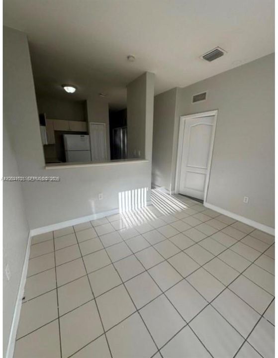 For Rent: $1,750 (3 beds, 2 baths, 1060 Square Feet)
