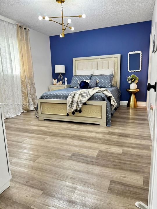На продажу: $149,900 (2 спален, 2 ванн, 990 Квадратных фут)
