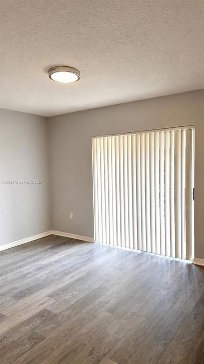 В аренду: $3,100 (3 спален, 2 ванн, 1680 Квадратных фут)