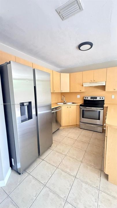 В аренду: $3,350 (3 спален, 3 ванн, 1790 Квадратных фут)