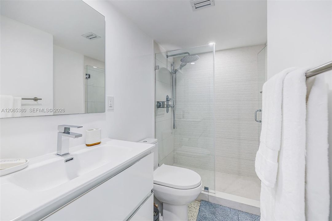 На продажу: $735,000 (2 спален, 2 ванн, 1362 Квадратных фут)