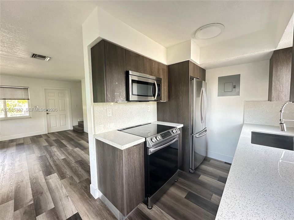 В аренду: $2,295 (2 спален, 1 ванн, 0 Квадратных фут)