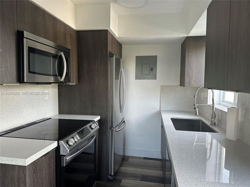 В аренду: $2,295 (2 спален, 1 ванн, 0 Квадратных фут)