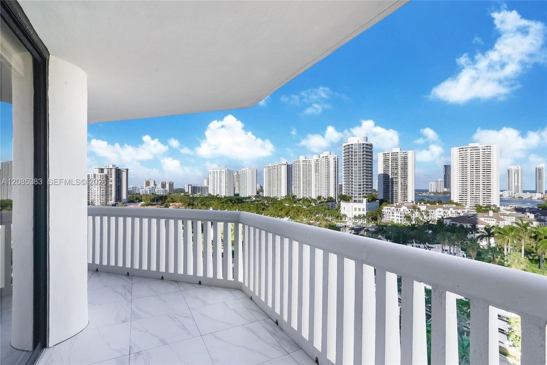 For Rent: $6,995 (3 beds, 2 baths, 1950 Square Feet)