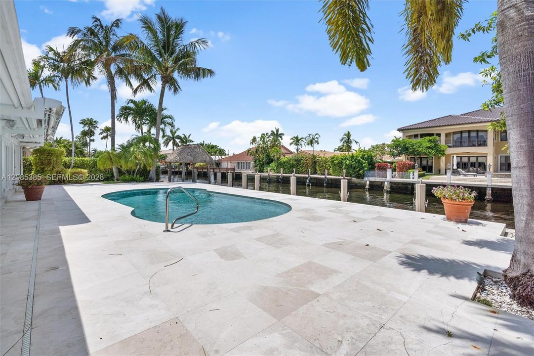 En Venta: $2,750,000 (3 camas, 3 baños, 3133 Pies cuadrados)