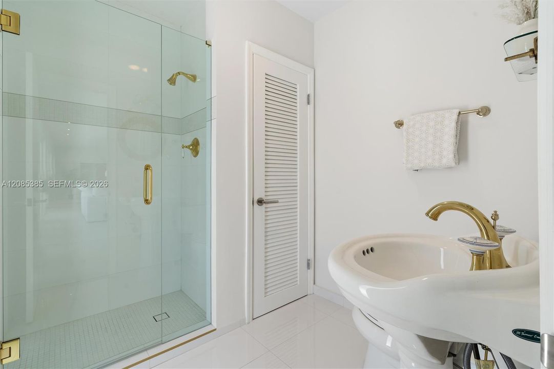 En Venta: $2,750,000 (3 camas, 3 baños, 3133 Pies cuadrados)