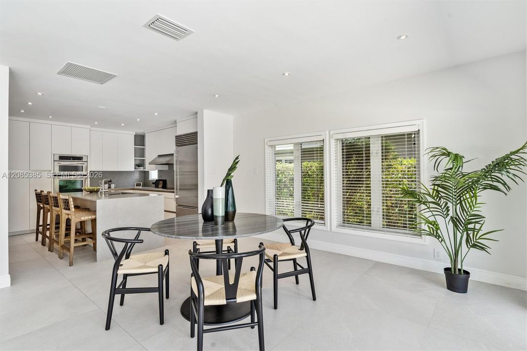 En Venta: $2,750,000 (3 camas, 3 baños, 3133 Pies cuadrados)