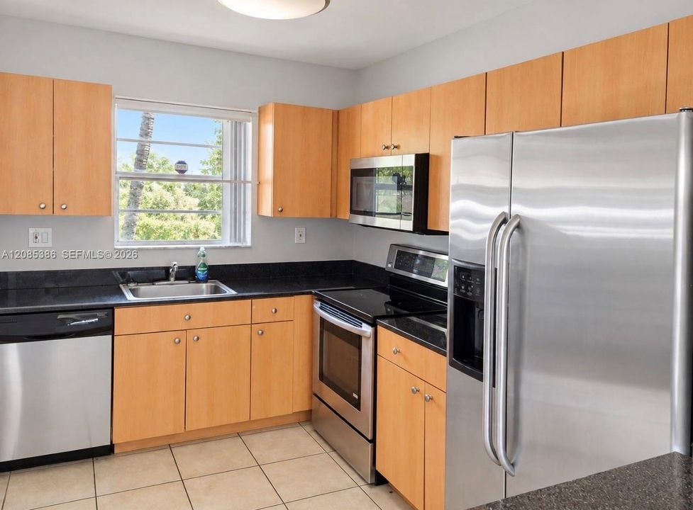 В аренду: $1,595 (1 спален, 1 ванн, 736 Квадратных фут)