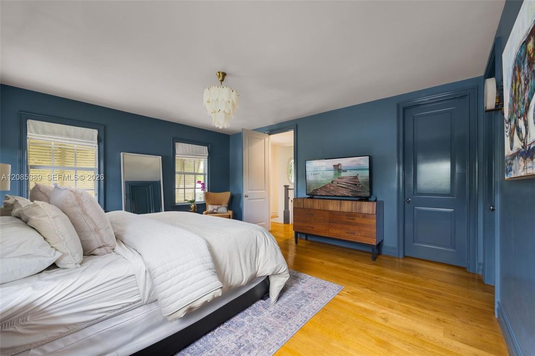 For Sale: $5,250,000 (5 beds, 4 baths, 3529 Square Feet)