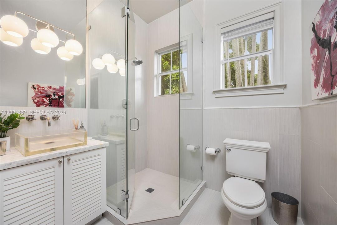 For Sale: $5,250,000 (5 beds, 4 baths, 3529 Square Feet)
