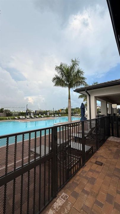 For Rent: $2,650 (3 beds, 2 baths, 1393 Square Feet)