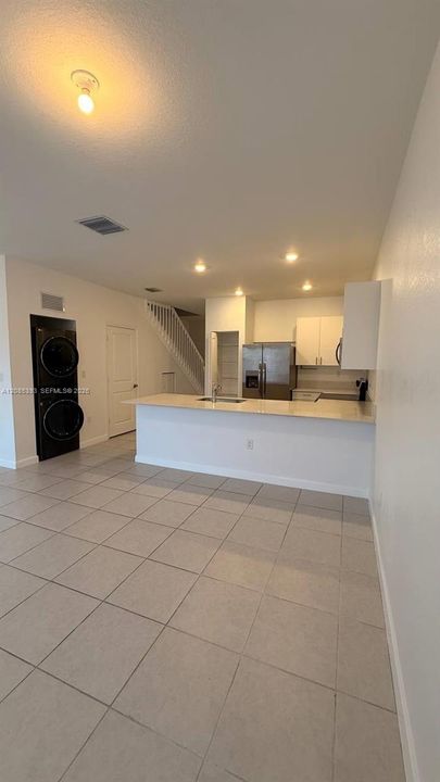 For Rent: $2,650 (3 beds, 2 baths, 1393 Square Feet)