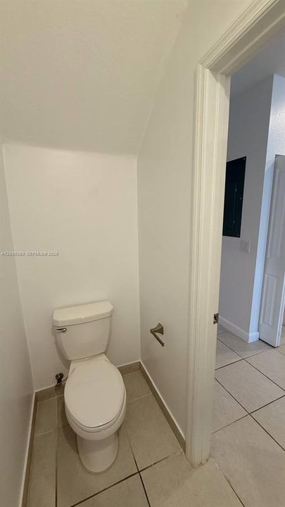For Rent: $2,650 (3 beds, 2 baths, 1393 Square Feet)