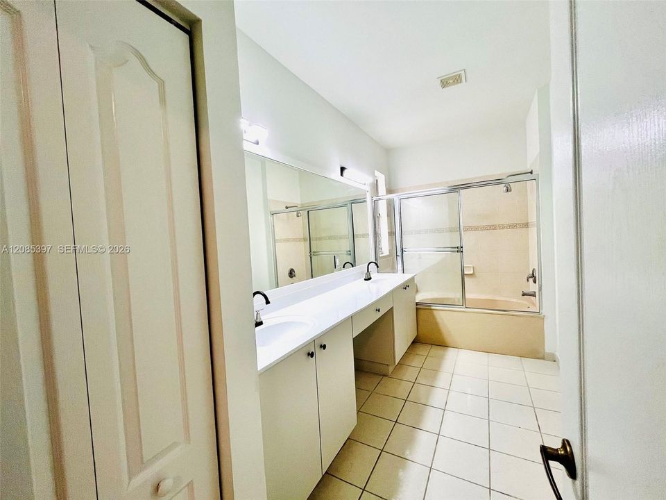 For Sale: $468,000 (4 beds, 2 baths, 2094 Square Feet)