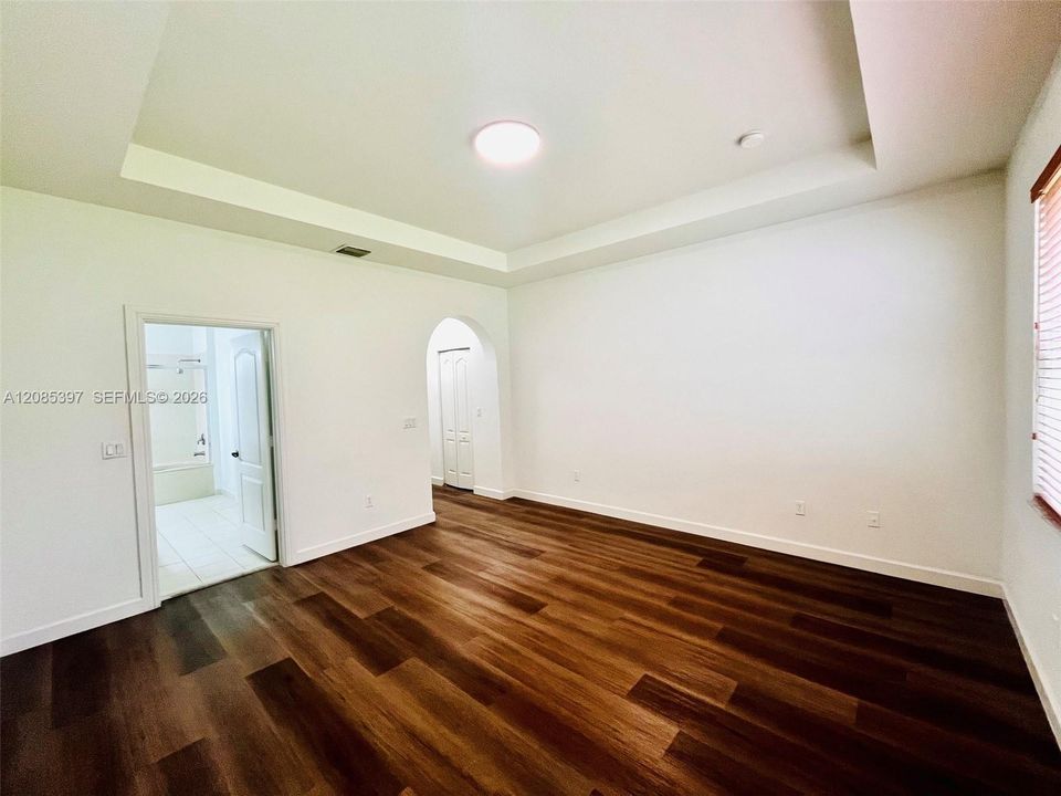 For Sale: $468,000 (4 beds, 2 baths, 2094 Square Feet)