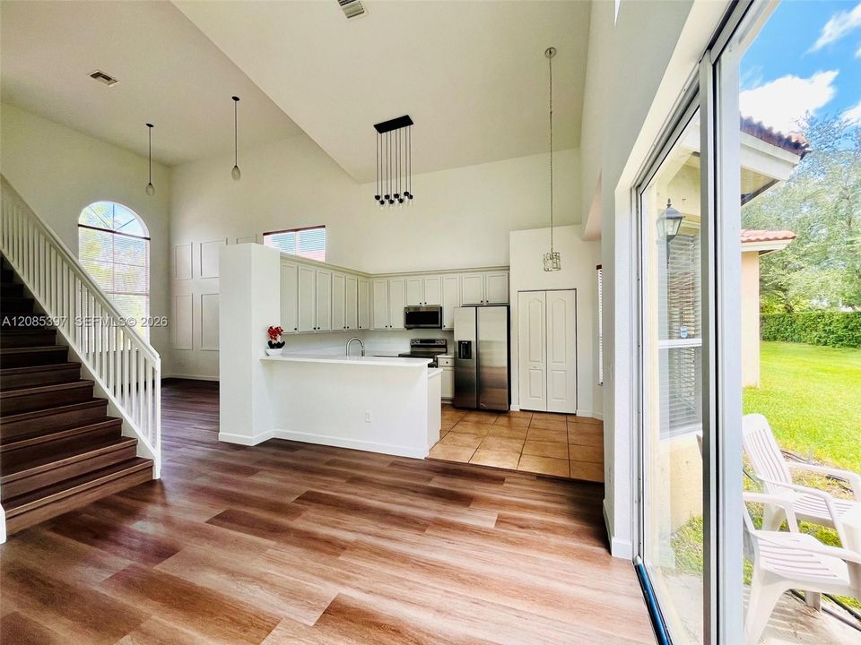 For Sale: $468,000 (4 beds, 2 baths, 2094 Square Feet)