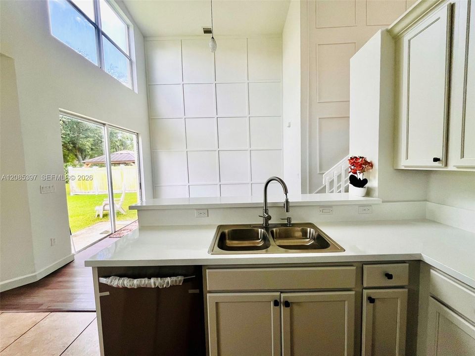 For Sale: $468,000 (4 beds, 2 baths, 2094 Square Feet)