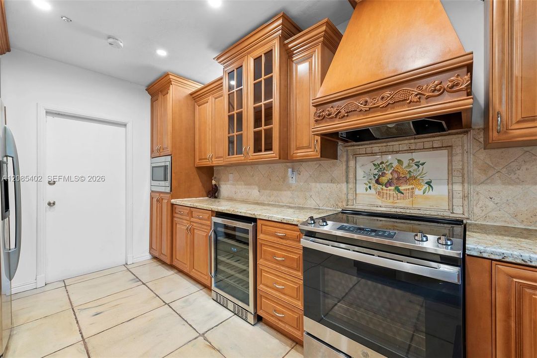 For Rent: $6,600 (3 beds, 2 baths, 1890 Square Feet)