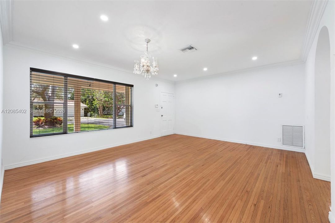 For Rent: $6,600 (3 beds, 2 baths, 1890 Square Feet)