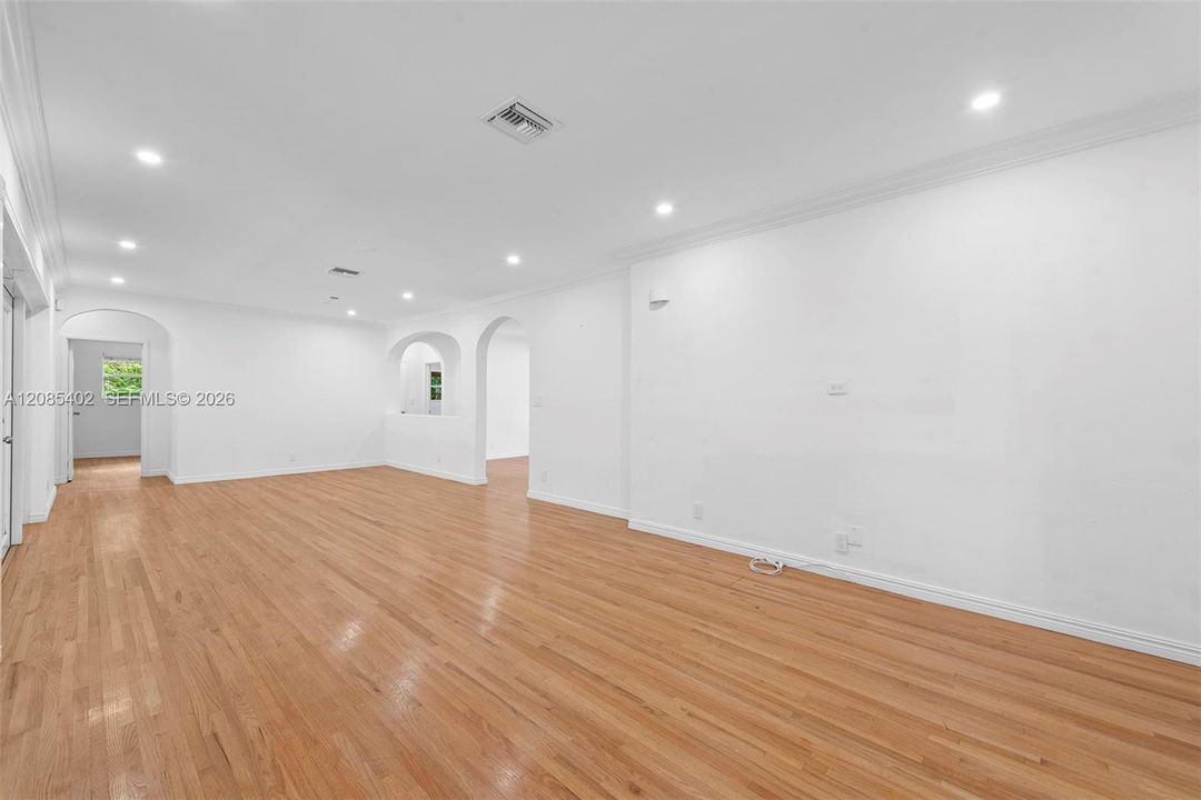 For Rent: $6,600 (3 beds, 2 baths, 1890 Square Feet)