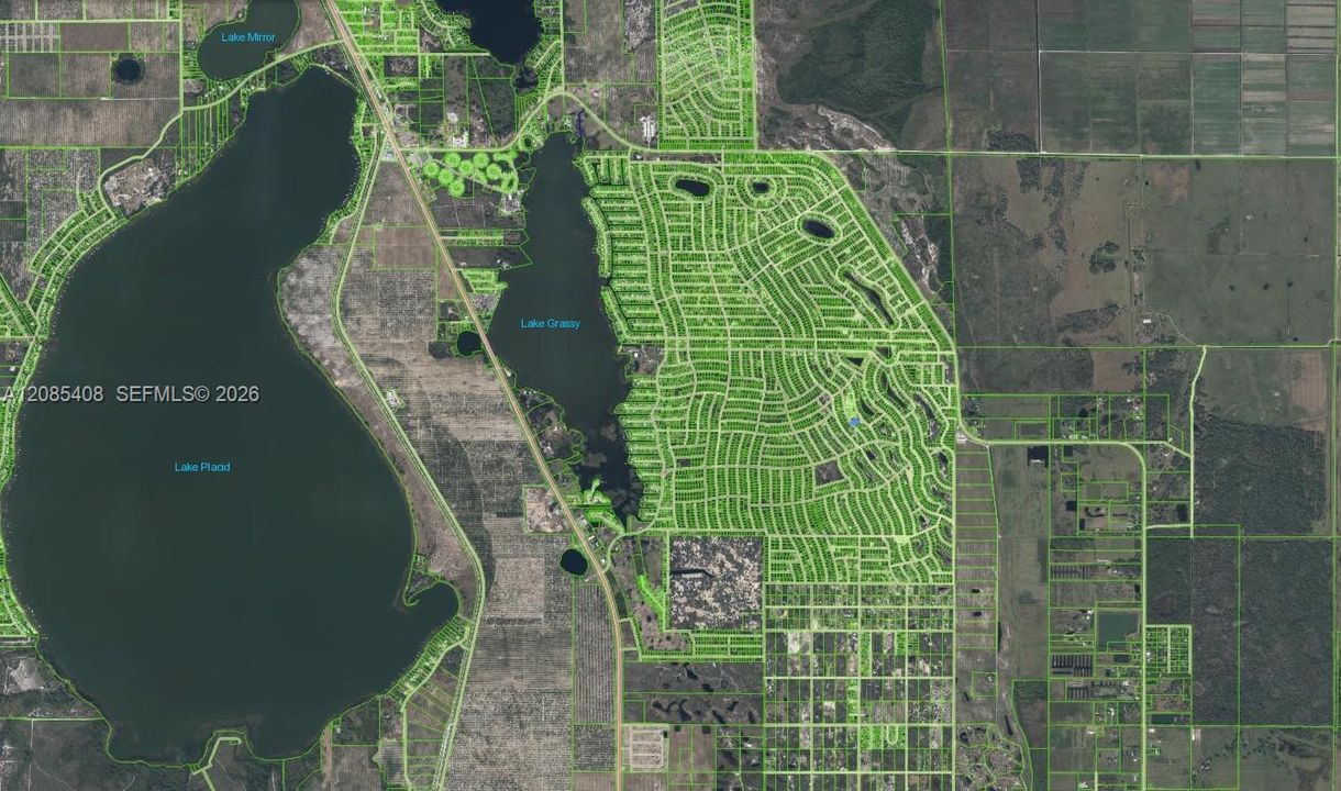 На продажу: $8,900 (0.22 acres)