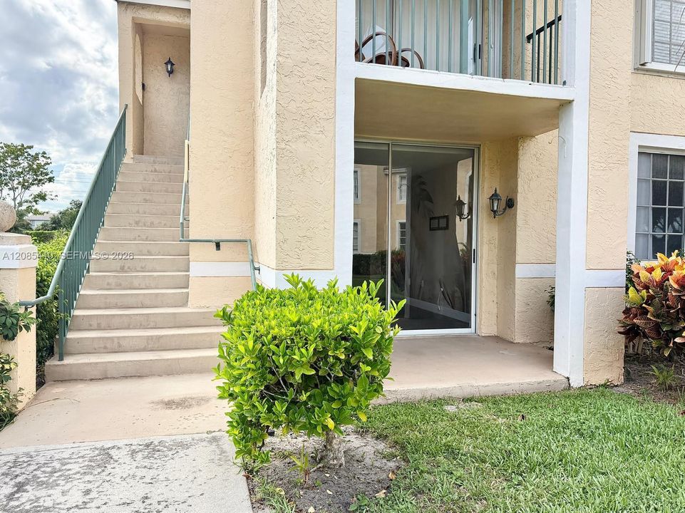 For Rent: $1,850 (1 beds, 1 baths, 688 Square Feet)