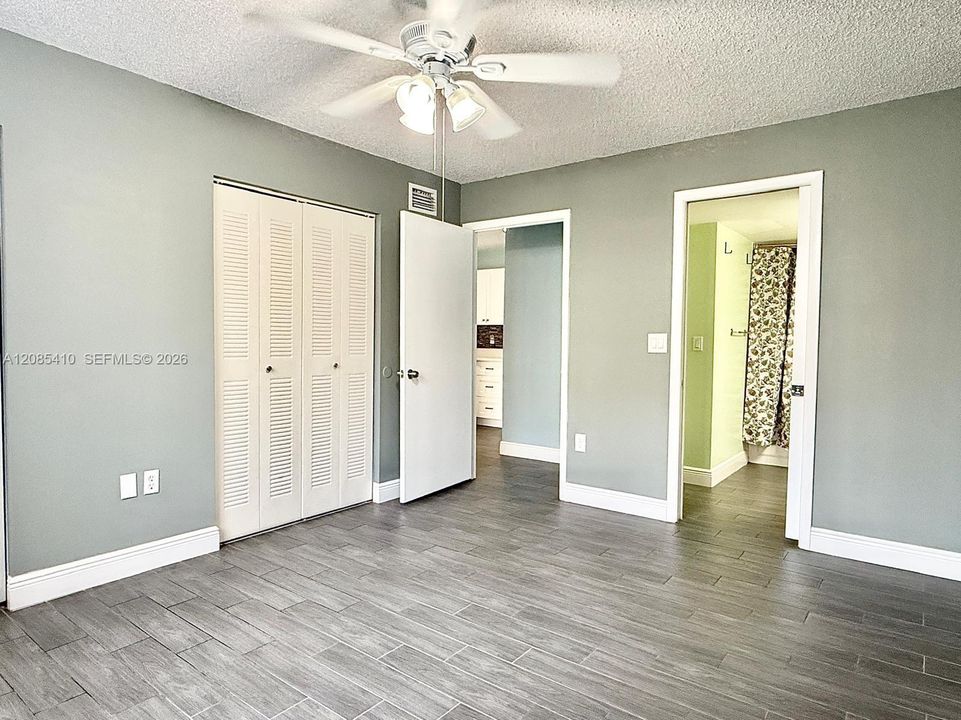 For Rent: $1,850 (1 beds, 1 baths, 688 Square Feet)