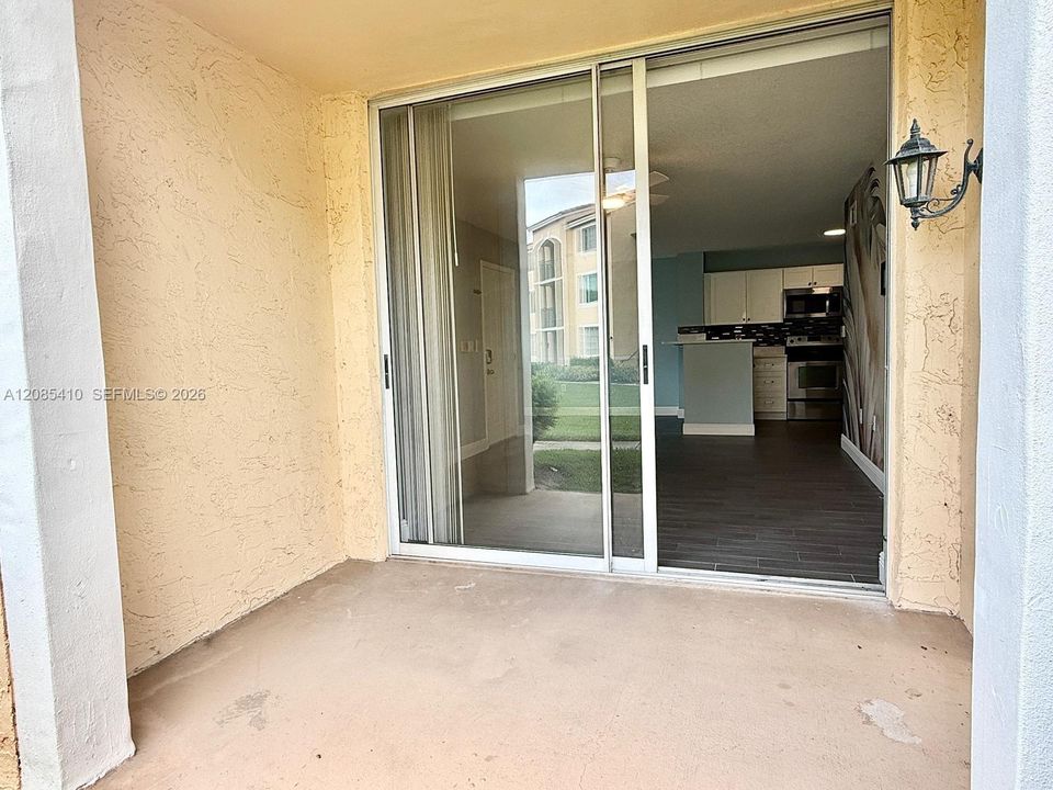 For Rent: $1,850 (1 beds, 1 baths, 688 Square Feet)