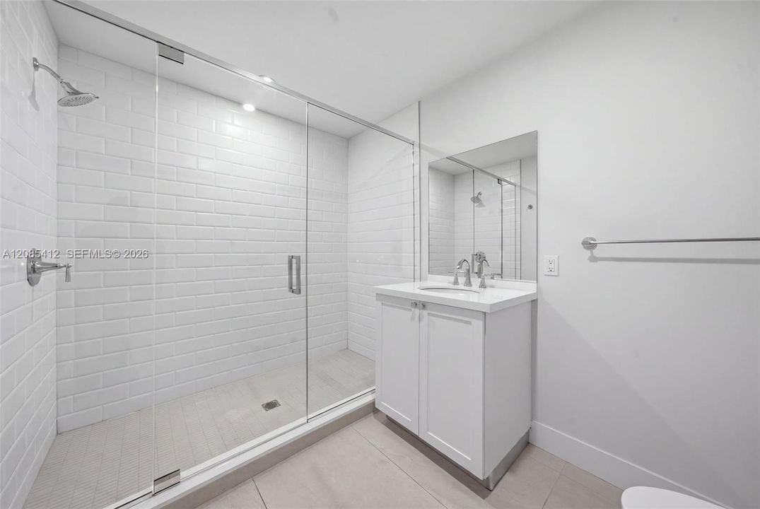 В аренду: $18,200 (4 спален, 4 ванн, 4270 Квадратных фут)
