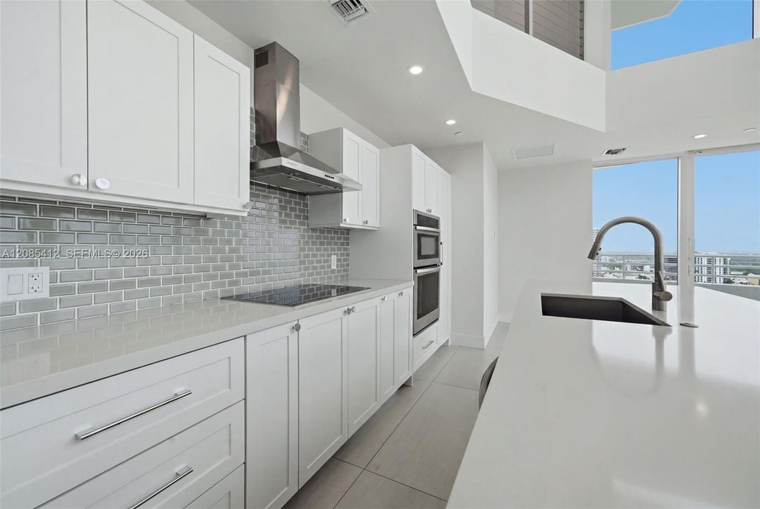 В аренду: $18,200 (4 спален, 4 ванн, 4270 Квадратных фут)
