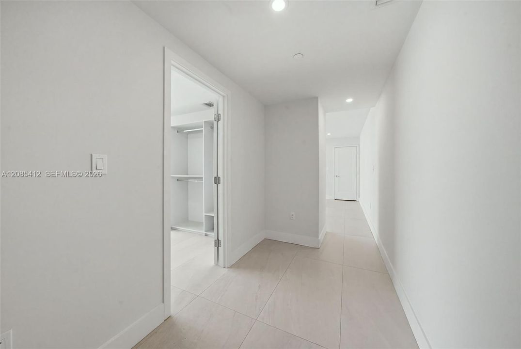 В аренду: $18,200 (4 спален, 4 ванн, 4270 Квадратных фут)