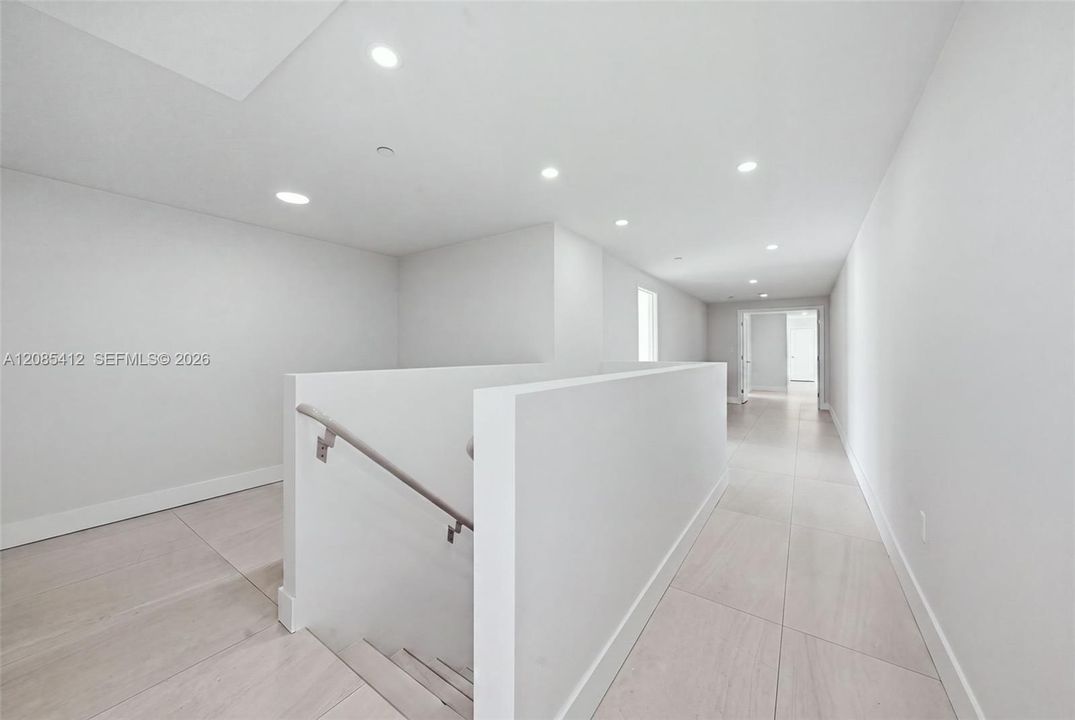 В аренду: $18,200 (4 спален, 4 ванн, 4270 Квадратных фут)