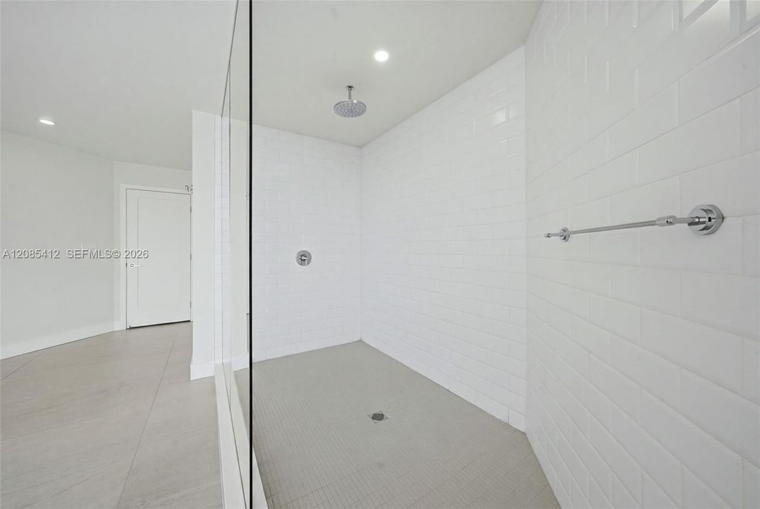 В аренду: $18,200 (4 спален, 4 ванн, 4270 Квадратных фут)
