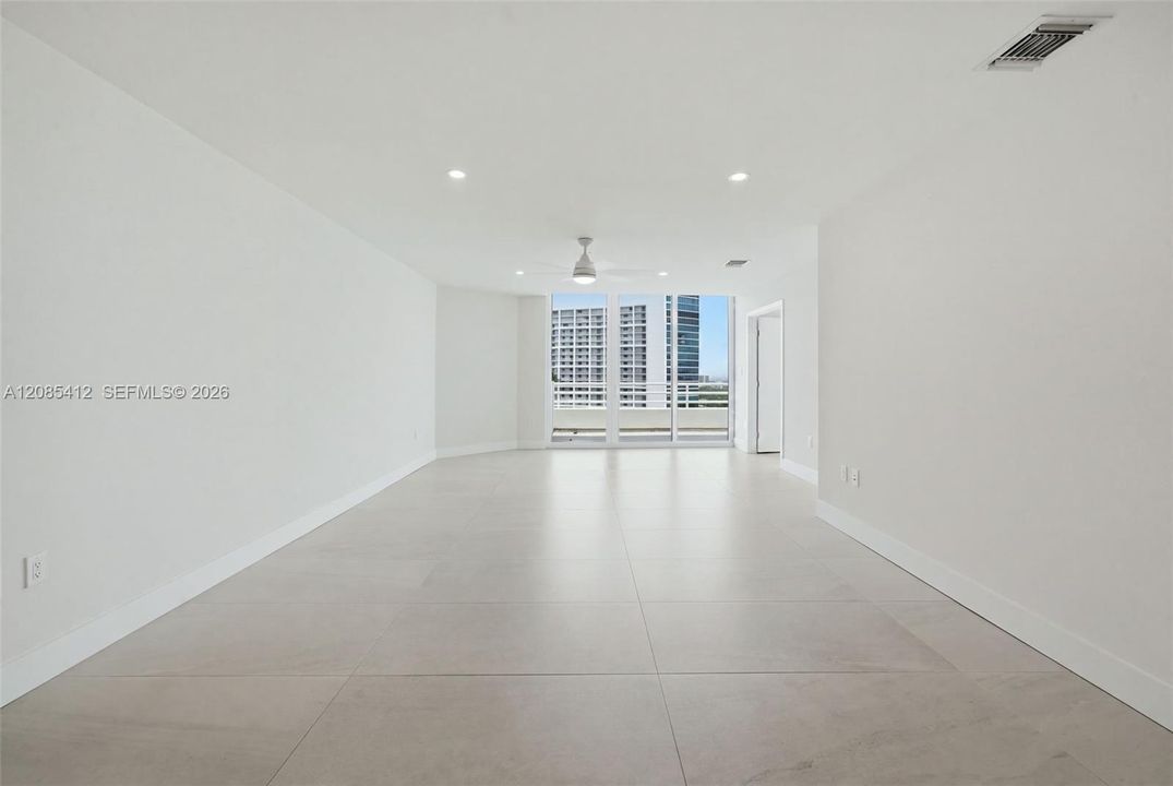 В аренду: $18,200 (4 спален, 4 ванн, 4270 Квадратных фут)