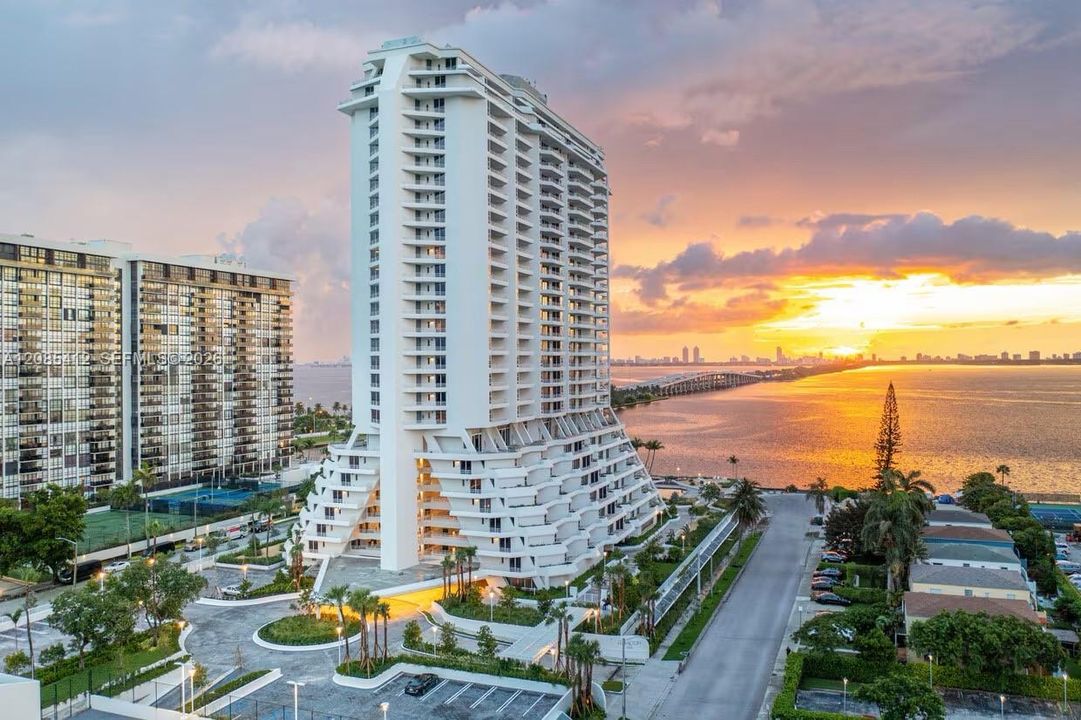 В аренду: $18,200 (4 спален, 4 ванн, 4270 Квадратных фут)