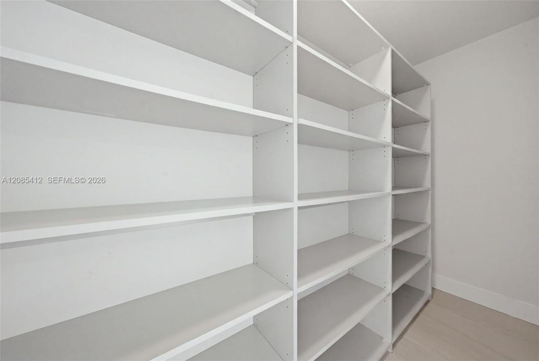 В аренду: $18,200 (4 спален, 4 ванн, 4270 Квадратных фут)