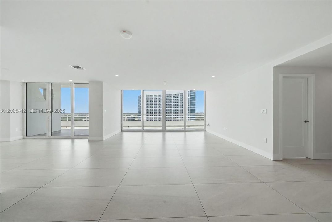 В аренду: $18,200 (4 спален, 4 ванн, 4270 Квадратных фут)