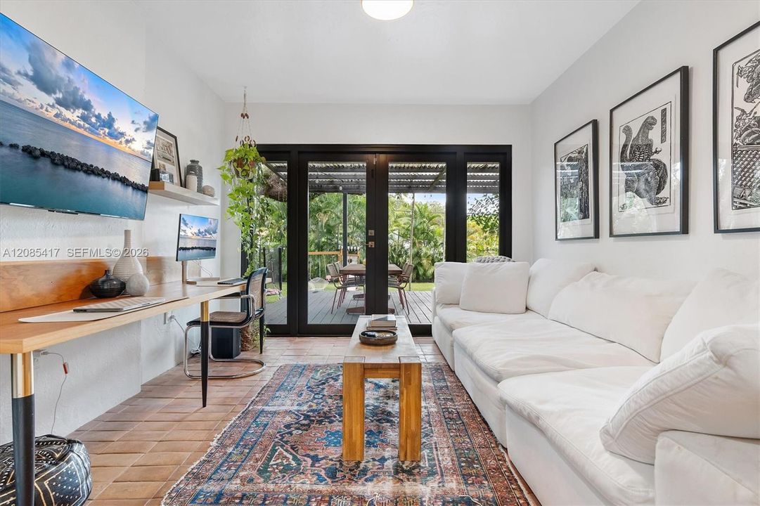 For Sale: $1,250,000 (2 beds, 2 baths, 1365 Square Feet)